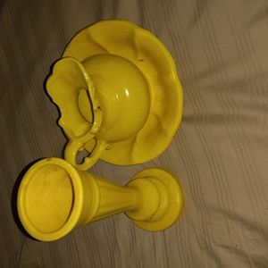 Vase/ with bowl n tea pot Vintage fr the 70s normal sizes